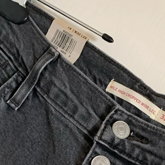 Levi’s High Cropped Wide Leg - Picture 6 of 7